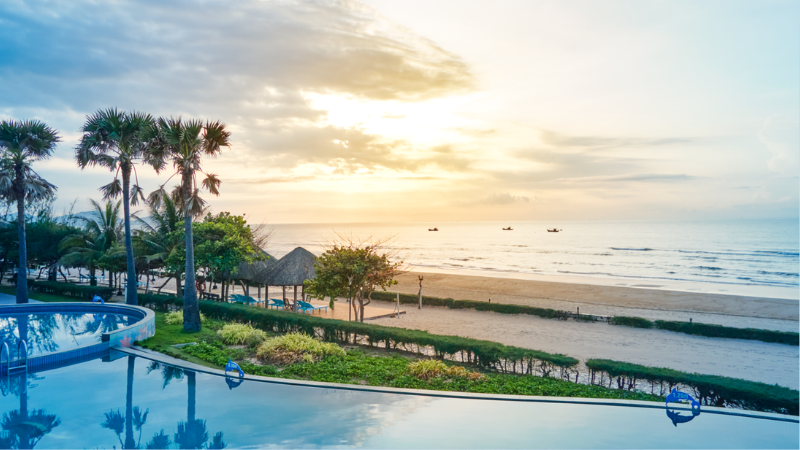 khách sạn hồ tràm gần biển