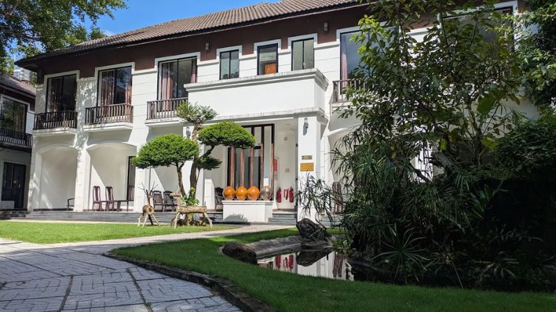 khách sạn gần minera bình châu